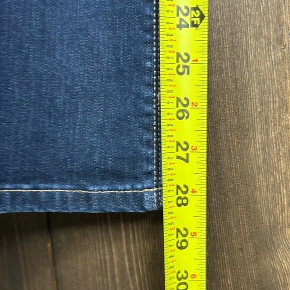 (12)
White House Black Market• Boot Cut•dark wash•Size 10S•EUC - Picture 7 of 7